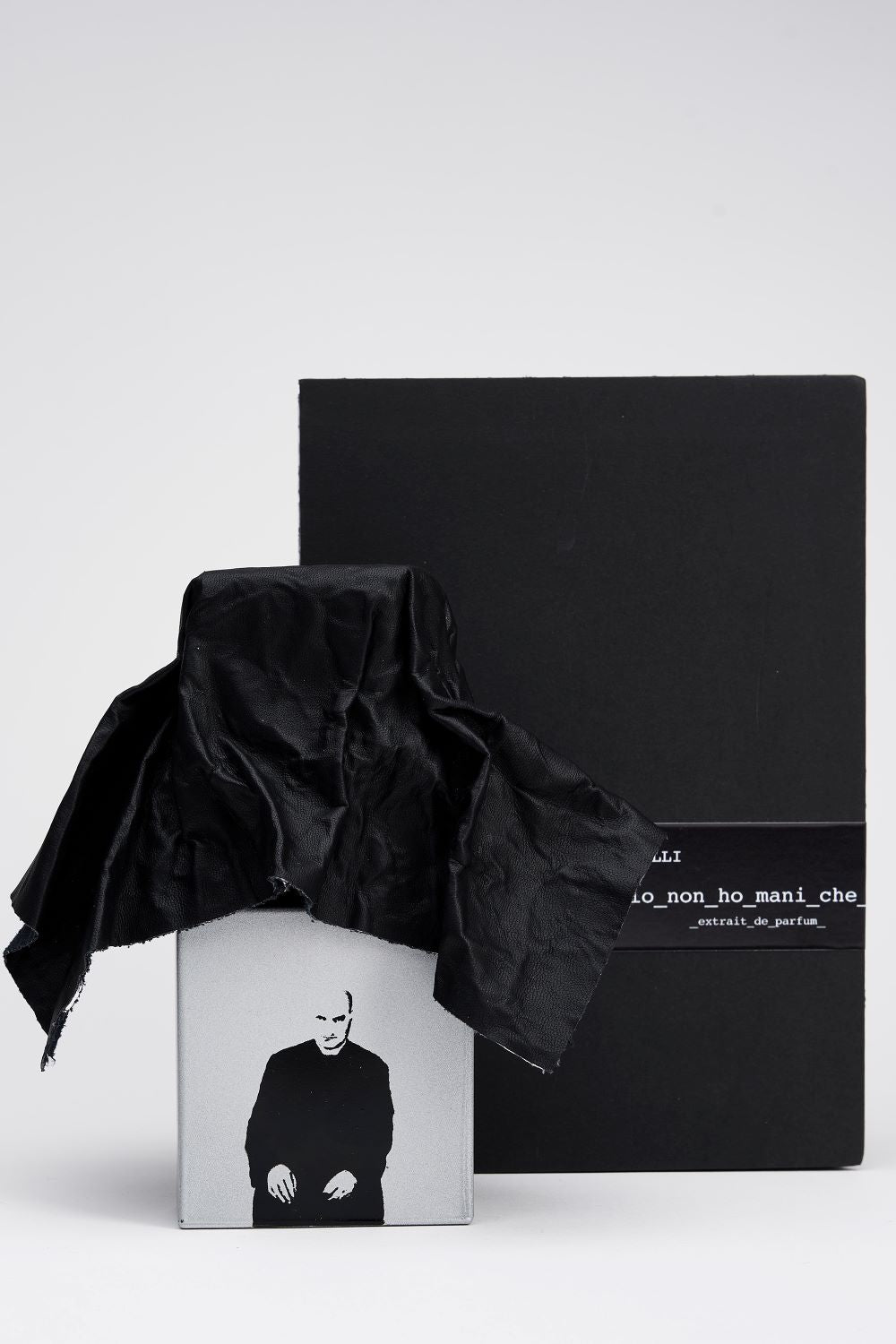 IO NON HO MANI CHE MI ACCAREZZANO IL VOLTO